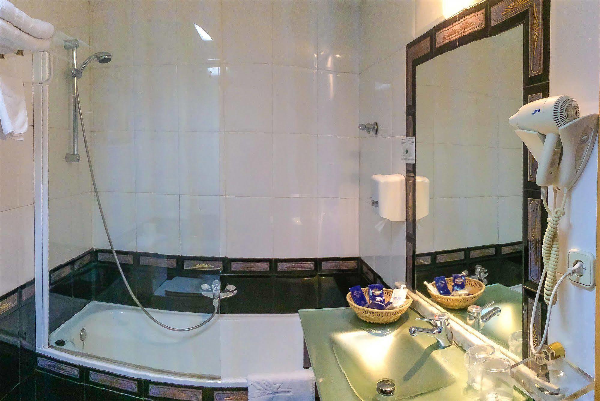 Reino De Hotel 3*